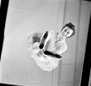 Ballet Dancer. Valerie Tayler. January 1953 D275 Ballet Dancer. Valerie Tayler. January 1953 D275