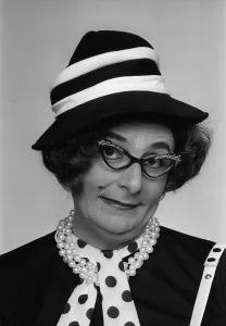 Barry Humphries as Dame Edna Everage. 2nd October 1973 Barry Humphries as Dame Edna Everage. 2nd October 1973