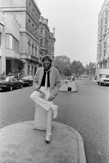 Barry Manilow, pictured after leaving the Inn on the Park'. 24th August 1983 Barry Manilow, pictured after leaving the Inn on the Park'. 24th August 1983