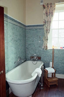 Images Dated 16th November 1995: One of the bathrooms at Crathorne Hall Hotel, Crathorne, Yarm, North Yorkshire