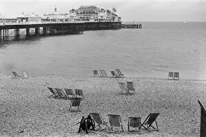 Images Dated 27th August 1979: Beach Scenes, Brighton, East Sussex, Monday 27th August 1979