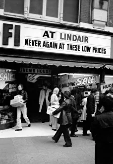 Beat the Budget shopping spree in Tottenham Court Road, London, street of radio and Hi-fi Beat the Budget shopping spree in Tottenham Court Road, London, street of radio and Hi-fi