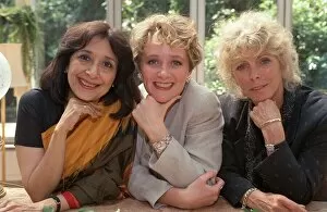 Images Dated 28th May 1992: BILLIE WHITELAW AND MADHUR JAFFREY AND MICHELLE HOLMES - TV SERIES FIRM FRIENDS