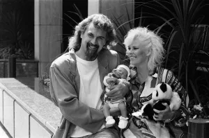 Billy Connolly and Pamela Stephenson with their baby daughter Amy. 11th July 1986 Billy Connolly and Pamela Stephenson with their baby daughter Amy. 11th July 1986