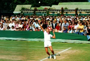 Bjorn Borg serving at Wimbledon 1973. *** Local Caption *** watscan - - 19/04/2010 Bjorn Borg serving at Wimbledon 1973. *** Local Caption *** watscan - - 19/04/2010