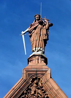 Blindfolded figure of justice on Victoria Law courts Blindfolded figure of justice on Victoria Law courts