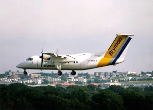 A Bombardier Dash 8 ( formerly the de Havilland Canada Dash 8 or DHC-8 ) A Bombardier Dash 8 ( formerly the de Havilland Canada Dash 8 or DHC-8 )