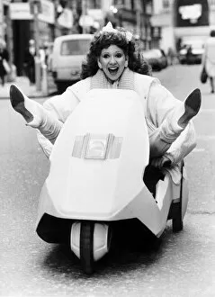 Images Dated 4th February 1985: Bonnie Langford Actress driving a Sinclair C5 Motor Cars February 1985