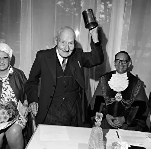 Born several years before Charles Dickens died, 101 year old William Cambridge Born several years before Charles Dickens died, 101 year old William Cambridge