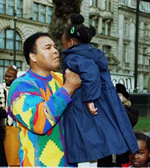 Boxing legend Muhammad Ali (Cassius Clay) February 1999 meets the children of Brixton Boxing legend Muhammad Ali (Cassius Clay) February 1999 meets the children of Brixton
