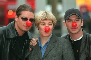 Mirror/0900to0999 00936/boyzones keith steve victoria wood london day Mirror/0900to0999 00936/boyzones keith steve victoria wood london day