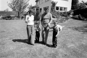 British golfer Tony Jacklin at home with his wife and children May 1975 British golfer Tony Jacklin at home with his wife and children May 1975