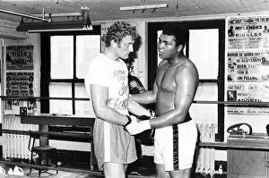 Images Dated 27th June 1970: British heavyweight boxer Joe Bugner with American former heavyweight champion of