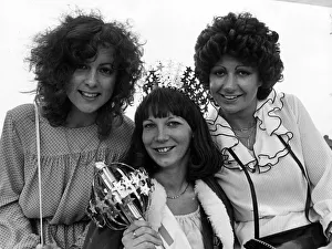 British Steel Gala Queen Linda Coxhall, with Debbie Crosby (left) and Julie Watson (right British Steel Gala Queen Linda Coxhall, with Debbie Crosby (left) and Julie Watson (right