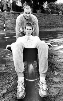 Images Dated 1st January 1987: Brothers Duncan and Colin Scott won the traditional Ponteland Blackbird Inn wheelbarrow