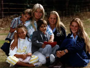 Bruce Forsyth ex wife Anthea Redfern with her children Debbie, Jeremy, Josie Bruce Forsyth ex wife Anthea Redfern with her children Debbie, Jeremy, Josie