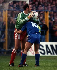 Bruce Grobbelaar football Liverpool goalkeeper 1989 Bruce Grobbelaar football Liverpool goalkeeper 1989