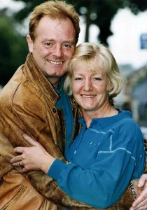 Bruce Jones Actor who stars in television series Rolling Stones with wife Sandra Bruce Jones Actor who stars in television series Rolling Stones with wife Sandra