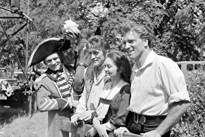 Burt Lancaster with Janette Scott and other actor colleagues during the filming of The Burt Lancaster with Janette Scott and other actor colleagues during the filming of The