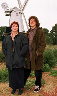 Caroline Quentin Actress with Alan Davies on location for the new series of Jonathan Caroline Quentin Actress with Alan Davies on location for the new series of Jonathan
