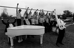 Images Dated 19th May 1982: Chas and Dave help Tottenham Hotspur record a song 1982