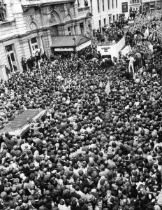 Chelsea team bus arrives with the FA Cup. 1st May 1970 Chelsea team bus arrives with the FA Cup. 1st May 1970