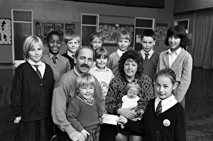 Children from a Huddersfield school have raised a massive £4,775 for the £10 Children from a Huddersfield school have raised a massive £4,775 for the £10
