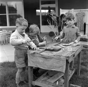 Children prticipating in woodwork class at Cookham Nursery School Children prticipating in woodwork class at Cookham Nursery School