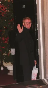 CHRIS EVANS 11 DECEMBER 1997 CHRIS EVANS TV RADIO PRESENTER ARRIVING AT THE DOWNING CHRIS EVANS 11 DECEMBER 1997 CHRIS EVANS TV RADIO PRESENTER ARRIVING AT THE DOWNING