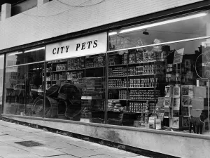City Pets in St Johns Precinct, Liverpool, 9th April 1970. New shop owned by Mr Roberts City Pets in St Johns Precinct, Liverpool, 9th April 1970. New shop owned by Mr Roberts
