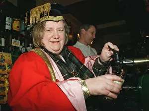 Clarissa Dickson-Wright pulling a glass of beer March 1999 Clarissa Dickson-Wright pulling a glass of beer March 1999