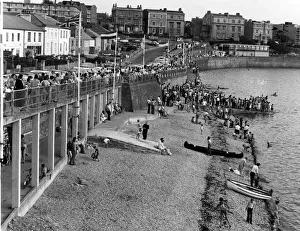 Clevedon Beach, Somerset. 10th August 1976 Clevedon Beach, Somerset. 10th August 1976