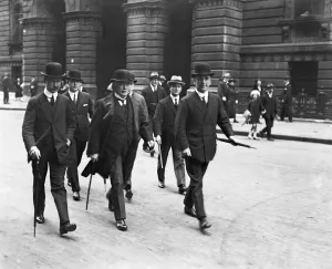 Coal conference at Board of Trade. Mr Bonar Law, Mr David Lloyd George, Sir Robert Horne Coal conference at Board of Trade. Mr Bonar Law, Mr David Lloyd George, Sir Robert Horne