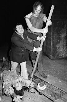 Images Dated 15th March 1978: Comedian Les Dawson visits the London Dungeon at Tooley Street. 15th March 1978