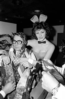 Comedian Ronnie Corbett at the Tie Manufacturers Association Top Ten Tie men contest of Comedian Ronnie Corbett at the Tie Manufacturers Association Top Ten Tie men contest of