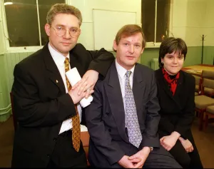COUNCILLOR ARCHIE SIMPSON (CENTRE) December 1998 WHO HAS DEFECTED FROM LABOUR TO COUNCILLOR ARCHIE SIMPSON (CENTRE) December 1998 WHO HAS DEFECTED FROM LABOUR TO