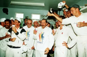 Cricket-England team celebrating June 1989 Cricket-England team celebrating June 1989