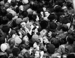 Crowds in Liverpool to see Prince Elizabeth and Prince Philip Crowds in Liverpool to see Prince Elizabeth and Prince Philip
