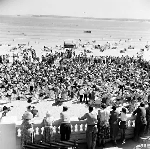 Daily Mirror Treasure Hunt, Porthminster Beach, St Ives, Cornwall, Monday 6th July 1959 Daily Mirror Treasure Hunt, Porthminster Beach, St Ives, Cornwall, Monday 6th July 1959
