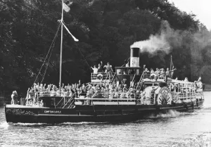 The Dart paddle steamer Compton Castle. 1980s The Dart paddle steamer Compton Castle. 1980s
