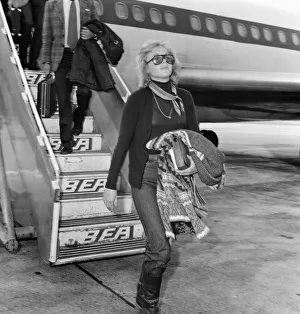 Davina Sheffield arrives at Heathrow from Glasgow. 18th September 1976 Davina Sheffield arrives at Heathrow from Glasgow. 18th September 1976