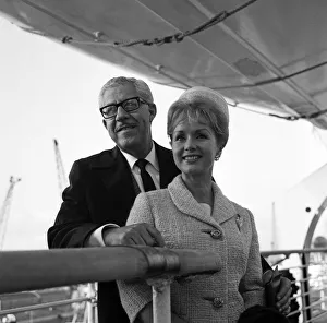 Debbie Reynolds and her husband Harry Karl arriving in England on board the Queen Debbie Reynolds and her husband Harry Karl arriving in England on board the Queen