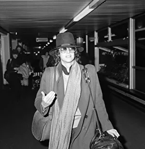Debra Winger arrives in London. 25th February 1984 Debra Winger arrives in London. 25th February 1984