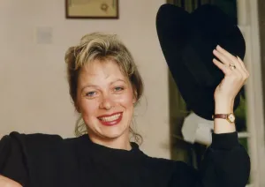 Denise Welch pictured at home 3 October 1991 circa Denise Welch pictured at home 3 October 1991 circa
