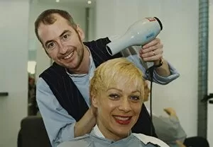 Images Dated 1st June 1997: Denise Welch relaxes with a trip to the hairdressers, pictured with stylist Peter