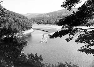 Images Dated 2nd July 1976: Derwent reservoir near Sheffield, showing the low water level due to the continuing