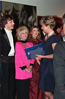 DIANA, PRINCESS OF WALES AT EVENING FUNCTION WITH GLORIA HUNNIFORD AND CARON KEATING DIANA, PRINCESS OF WALES AT EVENING FUNCTION WITH GLORIA HUNNIFORD AND CARON KEATING