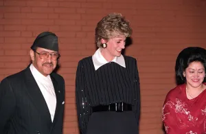 DIANA, PRINCESS OF WALES WITH KING BIRENDRA AND QUEEN AISWARYA DURING VISIT TO NEPAL DIANA, PRINCESS OF WALES WITH KING BIRENDRA AND QUEEN AISWARYA DURING VISIT TO NEPAL