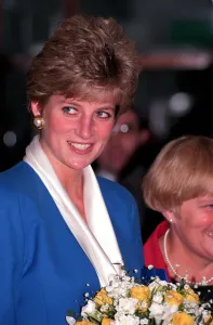 DIANA, THE PRINCESS OF WALES VISITS AIDS PATIENTS AT MILDMAY MISSION HOSPICE 1991 DIANA, THE PRINCESS OF WALES VISITS AIDS PATIENTS AT MILDMAY MISSION HOSPICE 1991