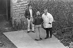 Director Franco Zeffirelli during a break in filming Hamlet at Dover Castle chats with Director Franco Zeffirelli during a break in filming Hamlet at Dover Castle chats with